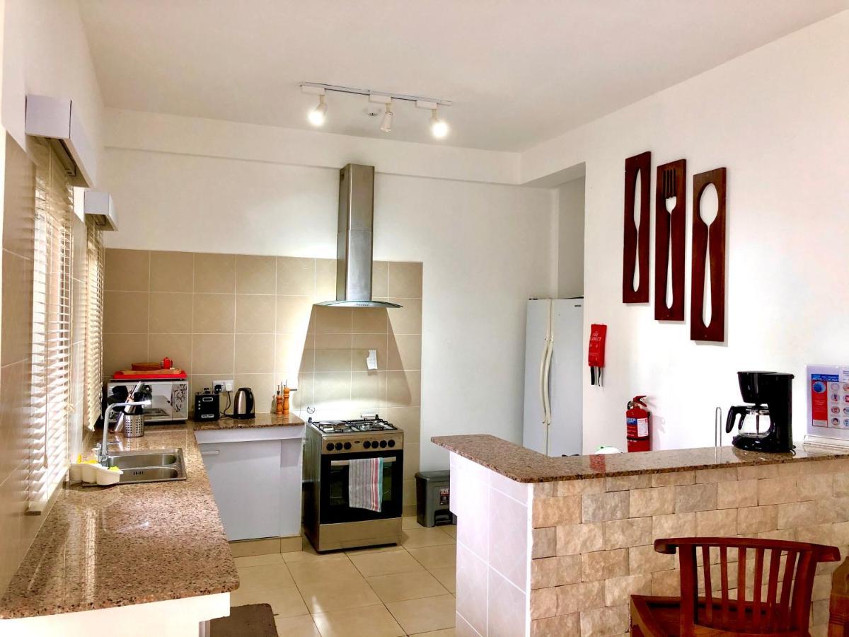 Aparthotel Tropical Hideaway Beau Vallon  Esterno foto