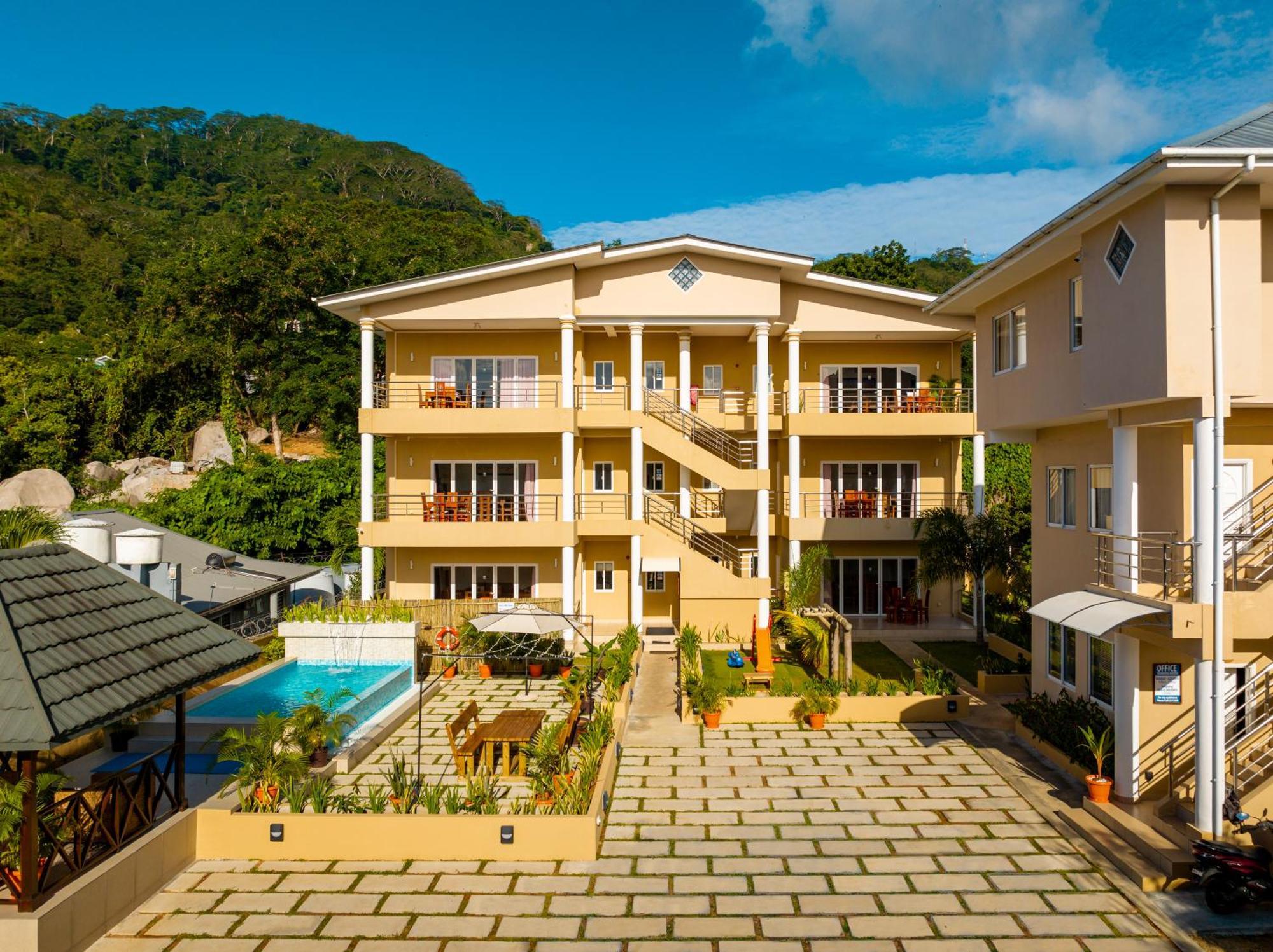 Aparthotel Tropical Hideaway Beau Vallon  Esterno foto