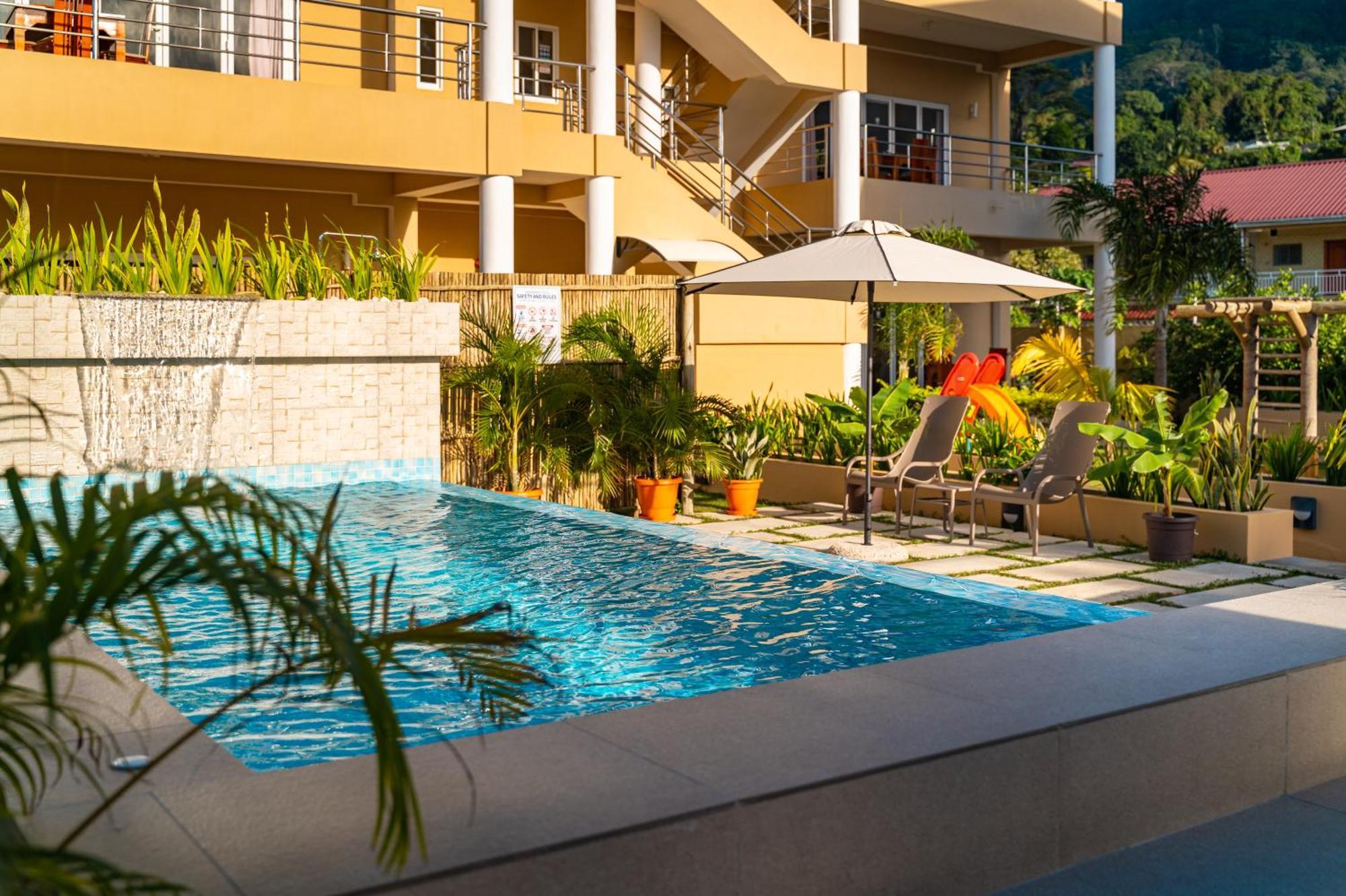 Aparthotel Tropical Hideaway Beau Vallon  Esterno foto