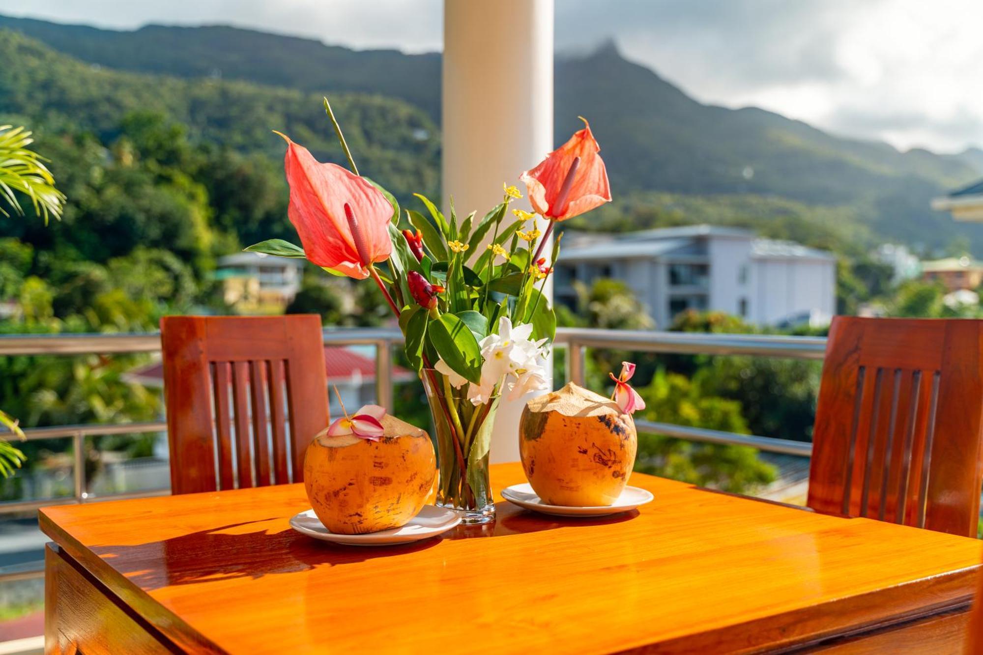 Aparthotel Tropical Hideaway Beau Vallon  Esterno foto