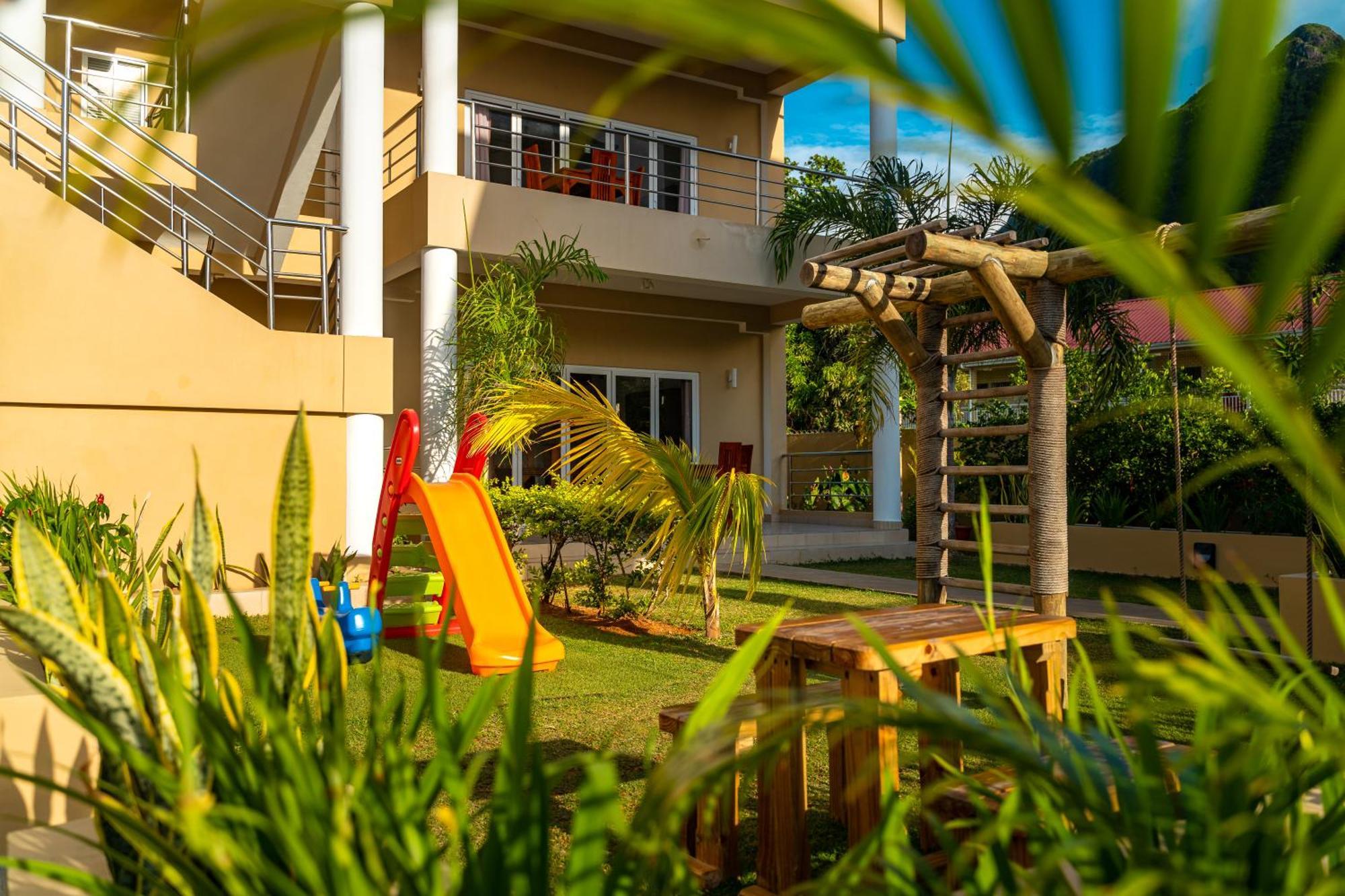 Aparthotel Tropical Hideaway Beau Vallon  Esterno foto