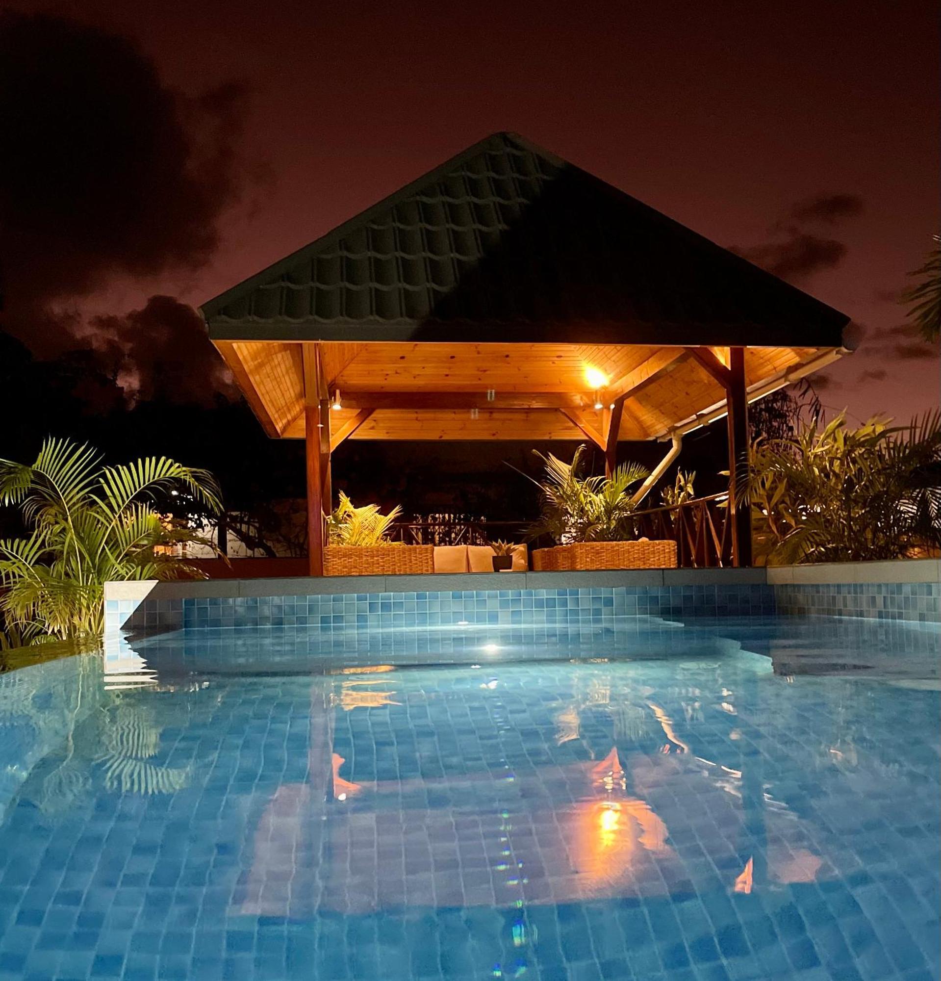 Aparthotel Tropical Hideaway Beau Vallon  Esterno foto